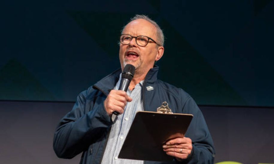 Robert Llewellyn